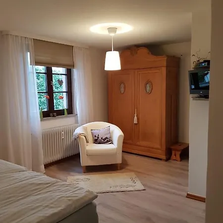 Δωμάτια σε οικογενειακή κατοικία Gaestehaus Fichtenwaeldche *